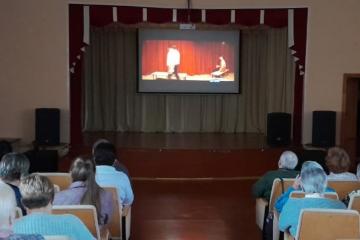 ����� ����